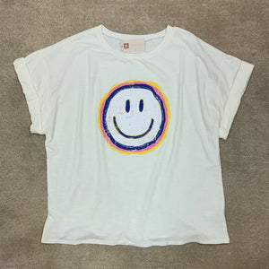 All smiles graphic t-shirt